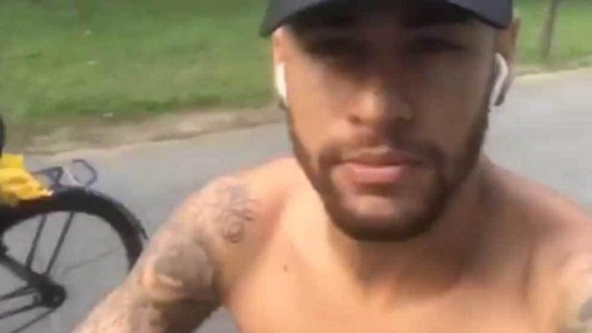 Neymar, en bici.