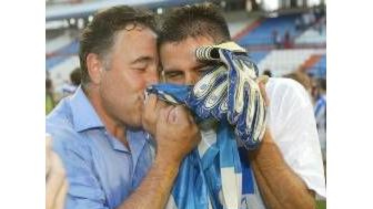 El presidente da gracias al cielo por el ansiado ascenso a Segunda
