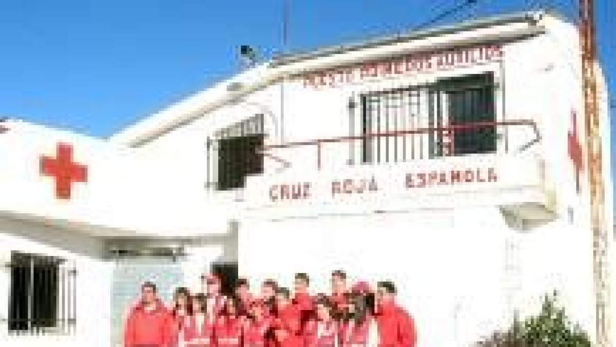 Los voluntarios se reunieron ayer en el viejo puesto de la nacional para conmemorar el aniversario