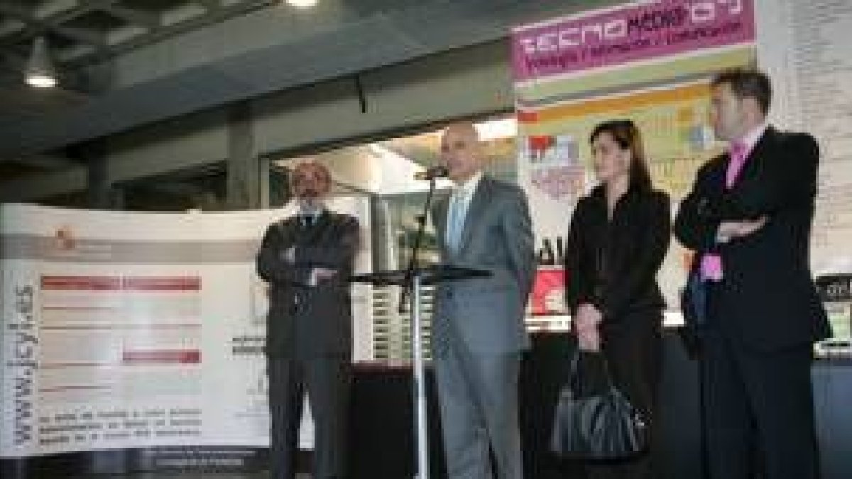 Santos Llamas, Antonio Pérez, Teresa González y Tomás Castro