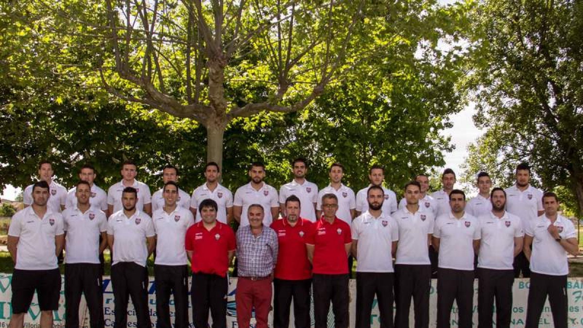 Formación del Veguellina que logró el ascenso.