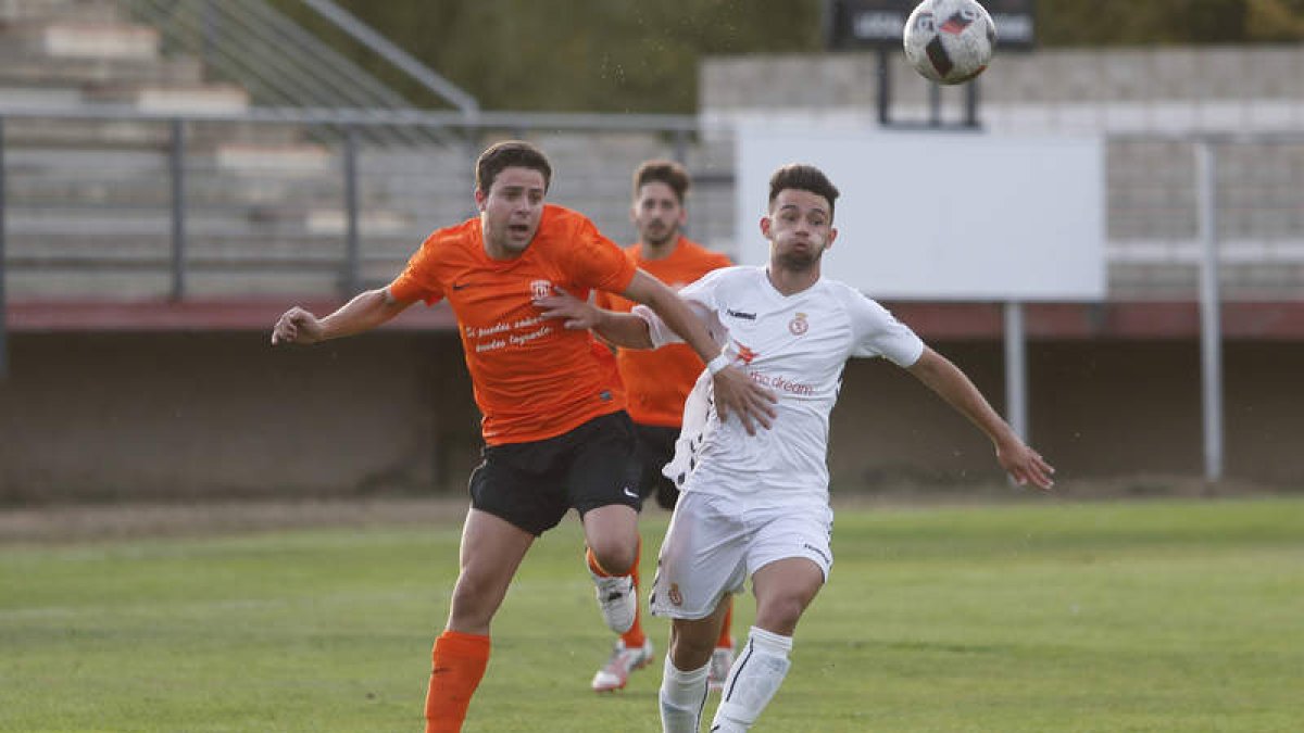 El filial blanco deja escapar la victoria ante el equipo mirobrigense en el tiempo añadido. JESÚS