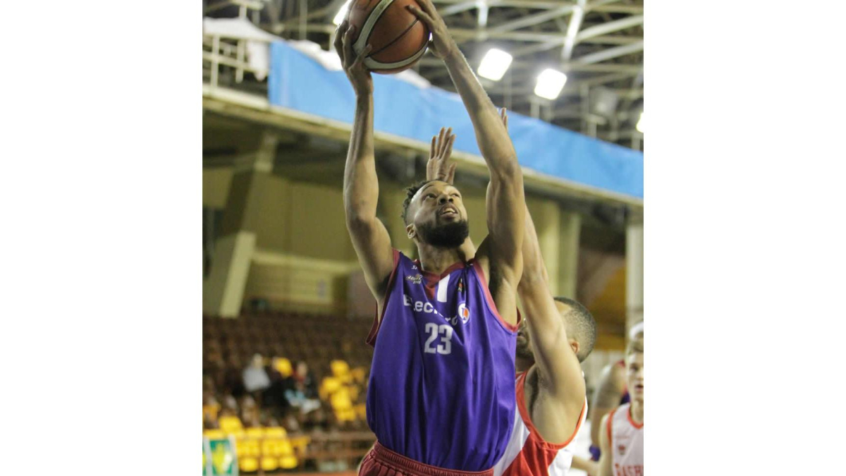 Norris, pívot del Agustinos. S. PÉREZ