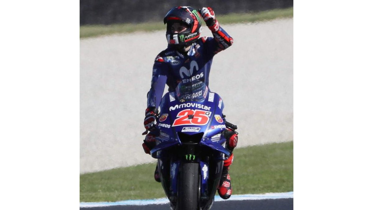 Viñales celebra su triunfo en el circuito de Phillips Island. CROSLING