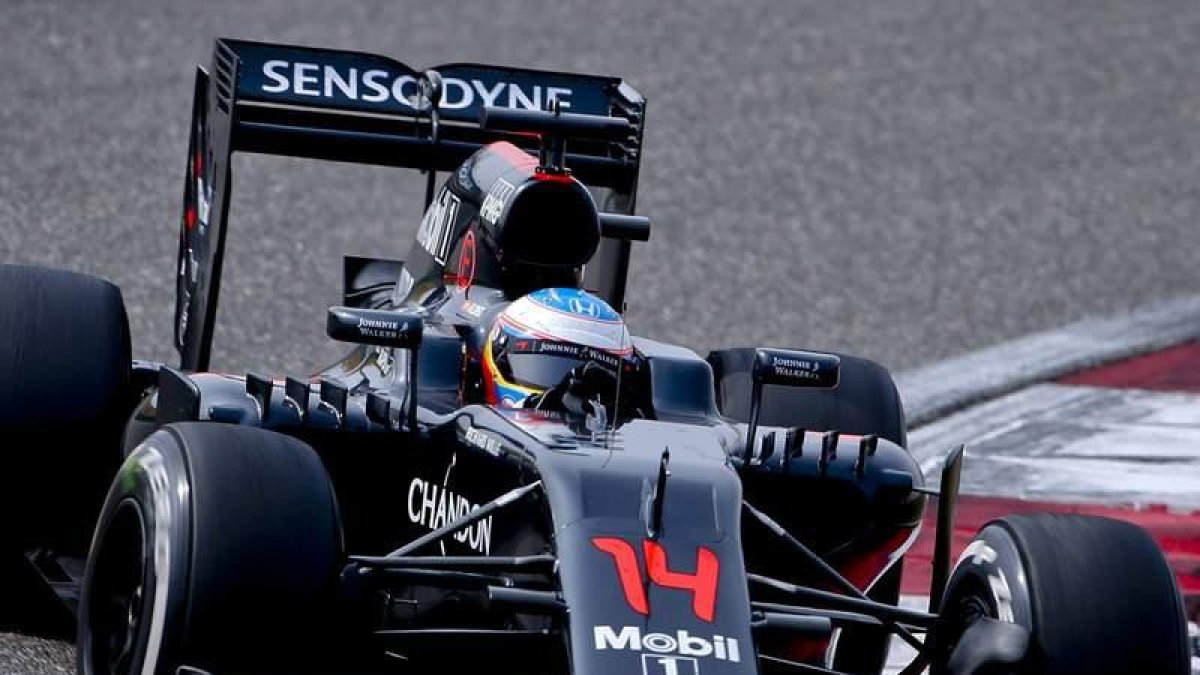 Fernando Alonso y su bólido comienzan a dar sus mejores prestaciones. AZUBEL