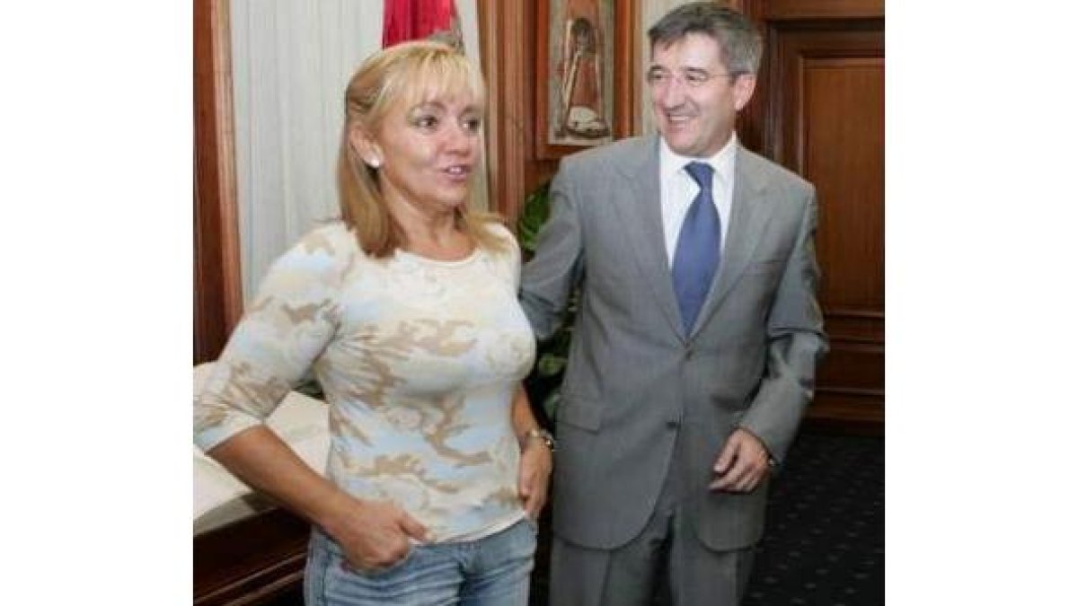 Isabel Carrasco y Francisco Fernández en una fotografía de archivo