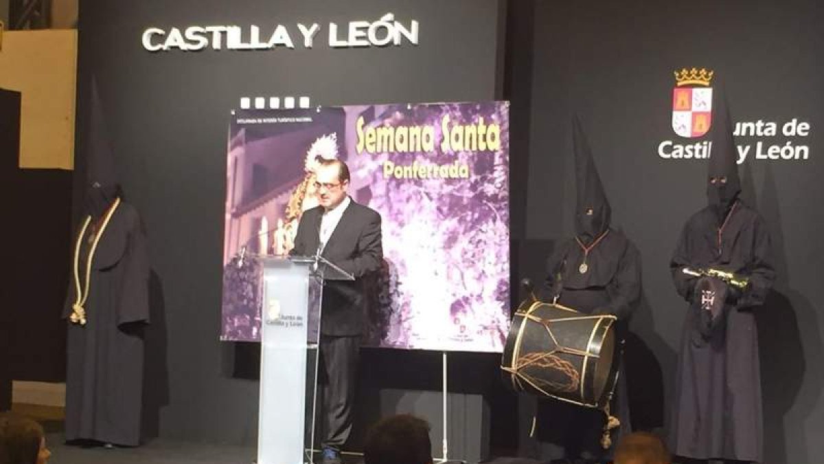 Acto de presentación de la Semana Santa por el mayordomo de Hermandad Jesús Nazareno.