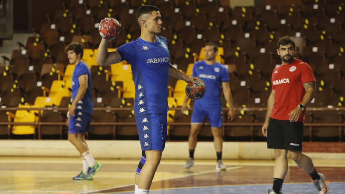 Entrenamientos del Abanca Ademar. JESÚS F. SALVADORES