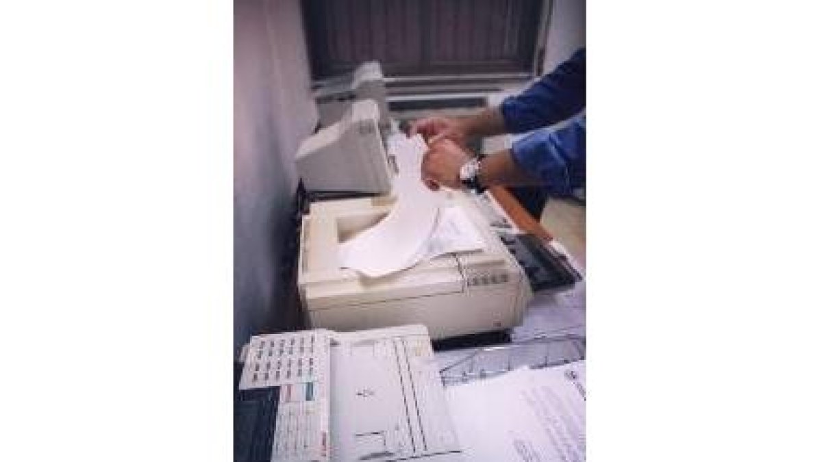 Las solicitudes se pueden enviar por fax en toda la región