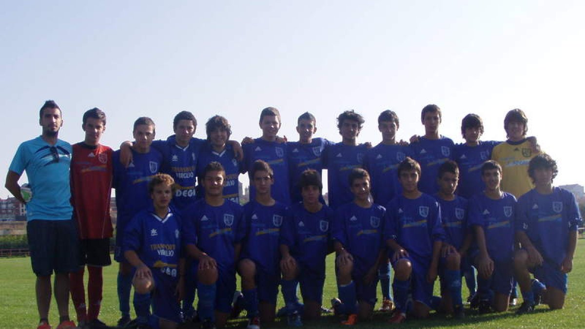 Formación del equipo del CD Astorga que milita en la 1.ª División Provincial Cadete.