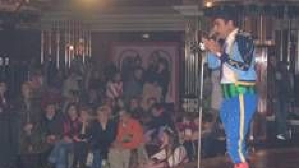 Un momento del certamen de monólogos carnavaleros