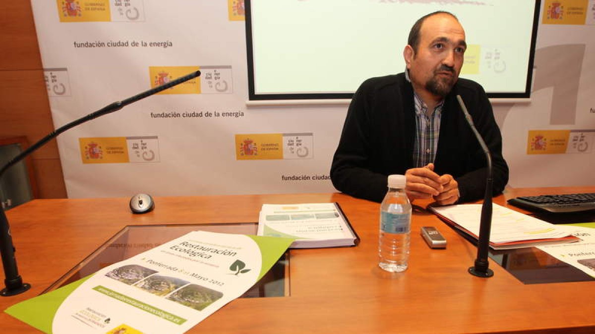 Luis del Riego presentó en solitario las jornadas que se celebrarán sobre restauración.