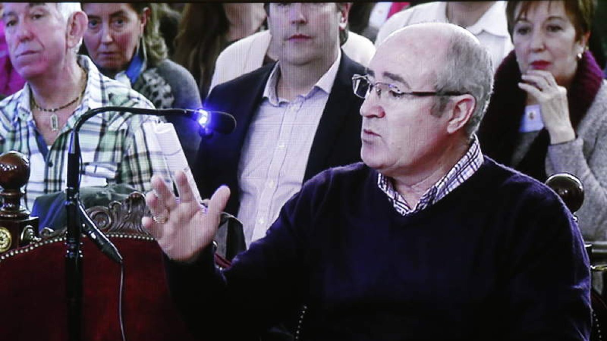 Pedro Mielgo, durante su interrogatorio en la Audiencia. RAMIRO