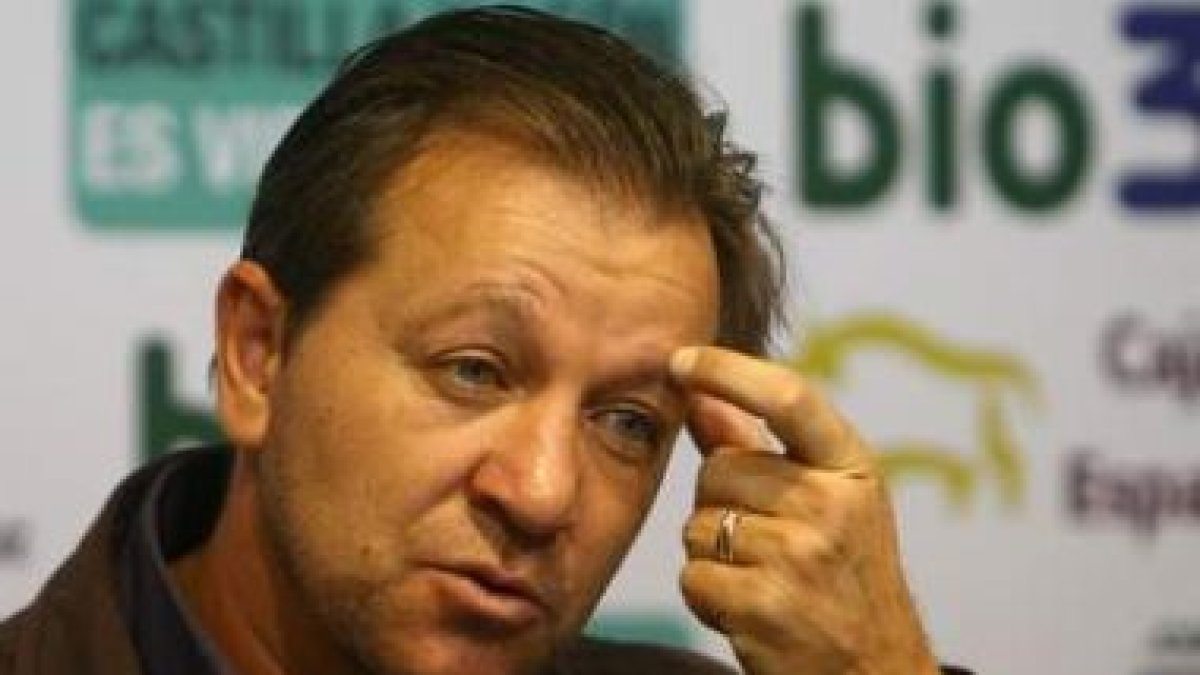 José Carlos Granero, ayer en la sala de prensa, no estaba muy de acuerdo con la sanción.
