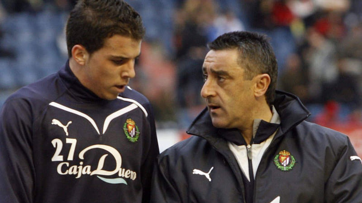 Jorge, a la derecha, ejerce como integrante del cuerpo técnico del Real Valladolid tras colgar las botas como futbolista.