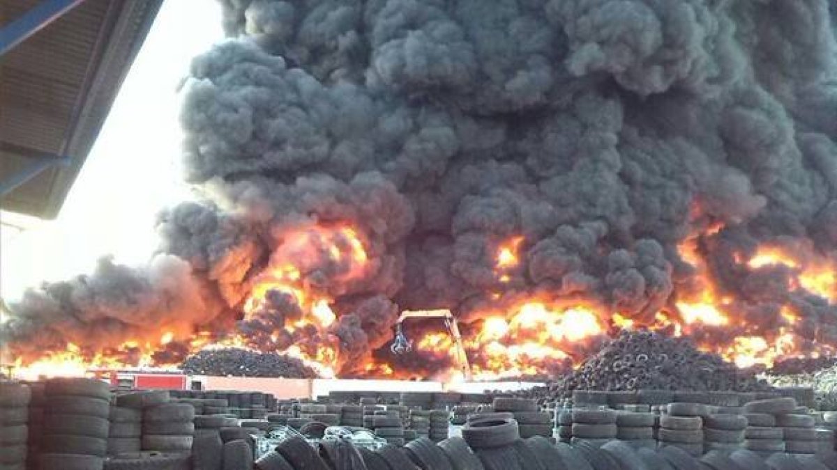 Incendio en el interior de las instalaciones de RMD