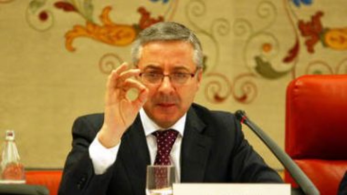 El ministro de Fomento compareció ayer en la comision respectiva del Congreso de los Diputados