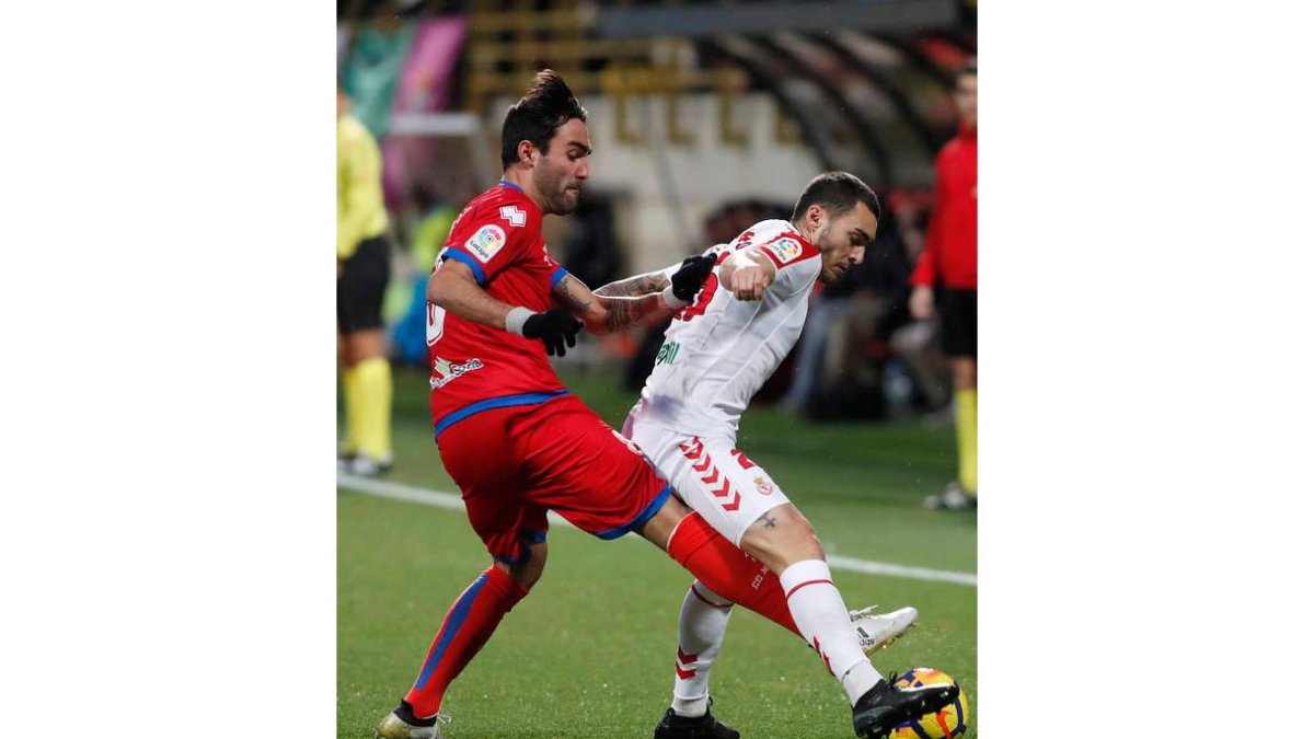 Moutinho se estrenó con la elástica culturalista. Dejó detalles de futbolista con calidad. JESÚS F. SALVADORES