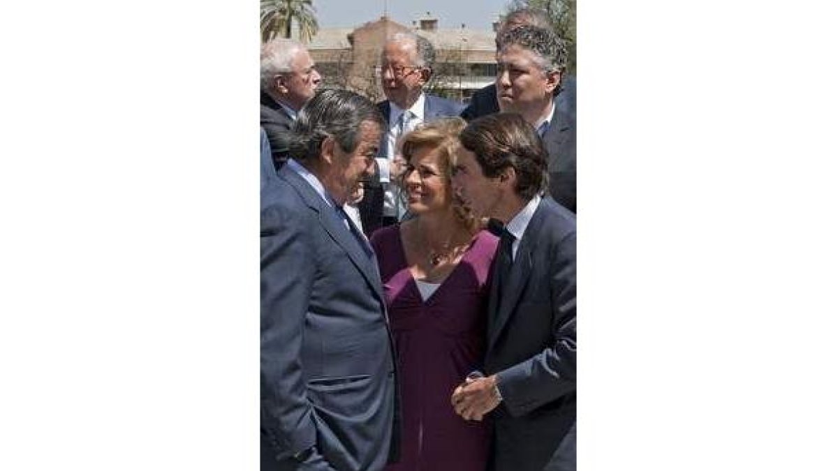 Cascos, Botella y Aznar, este jueves en Sevilla.