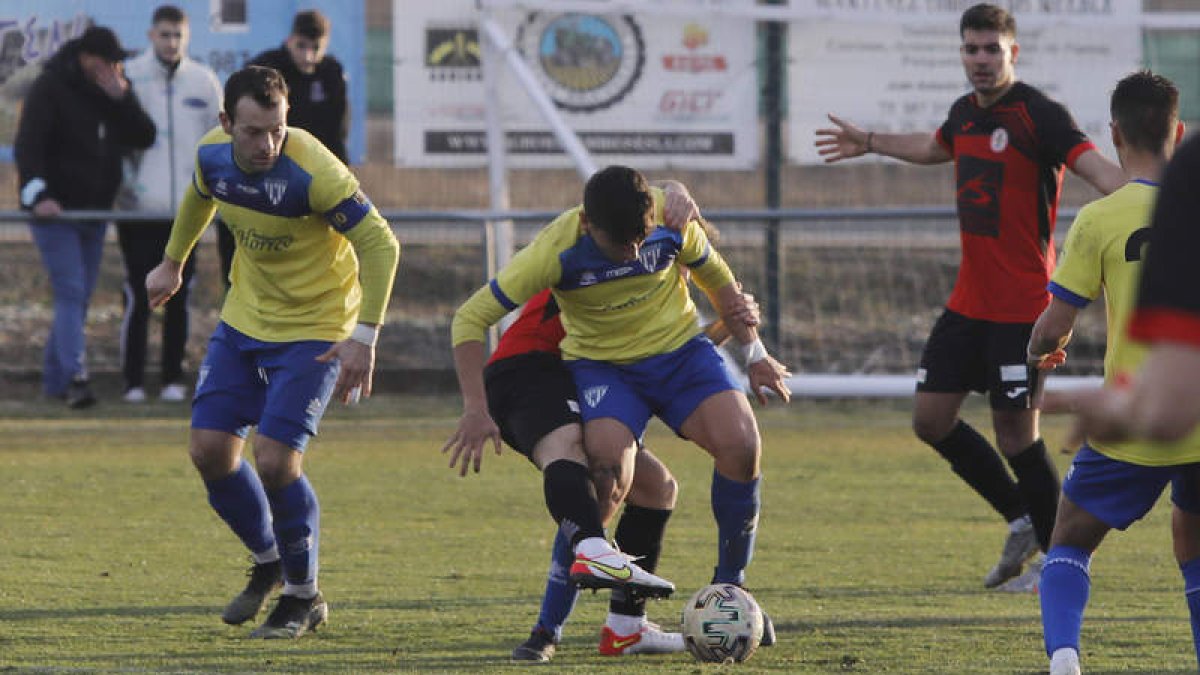 El equipo leonés arrolló al abulense tras un soberbio encuentro. MARCIANO PÉREZ