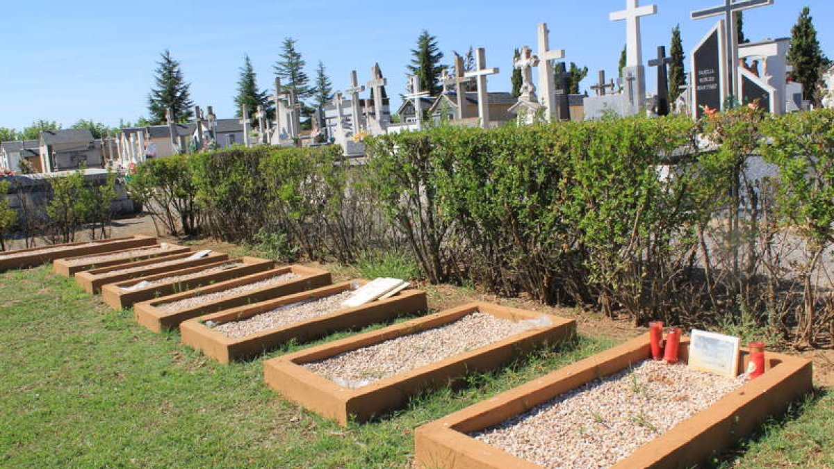 Recinto musulmán en el cementerio de León. RUBÉN DELGADO