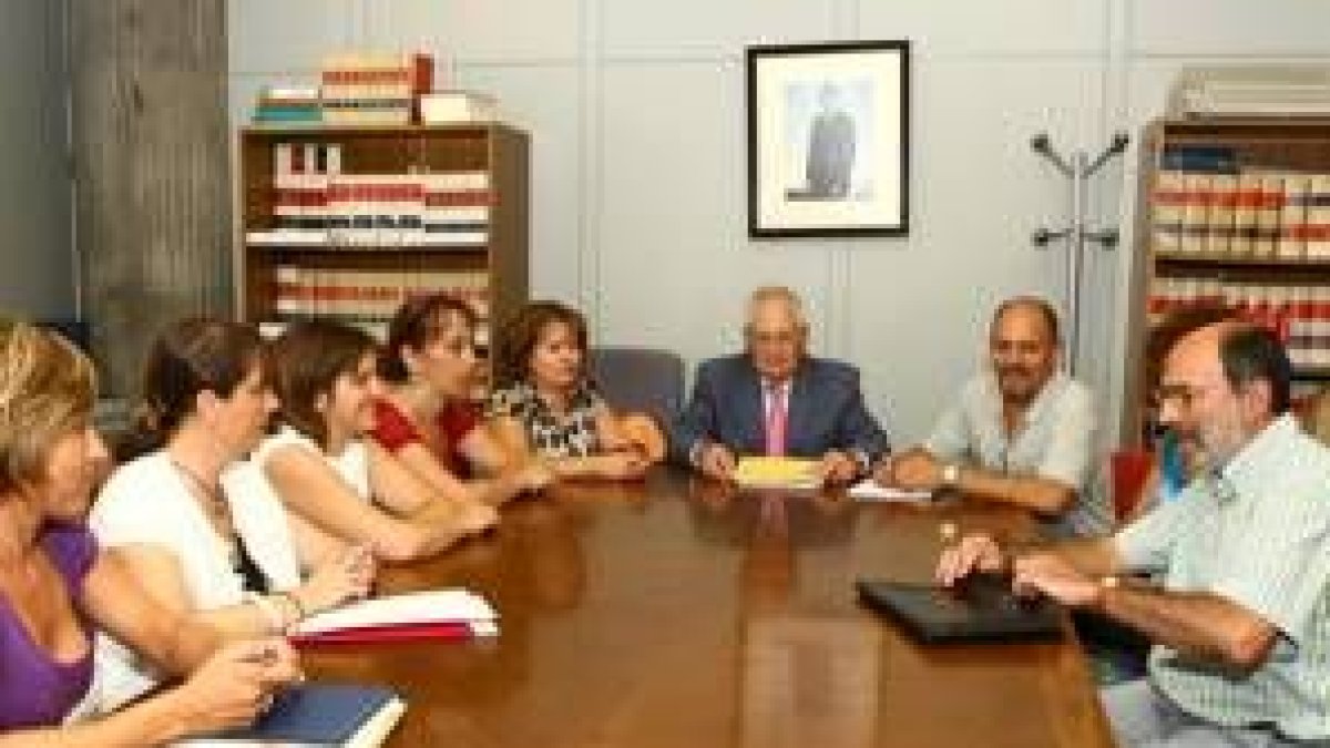La concejalía discutió ayer los puntos esenciales de la iniciativa
