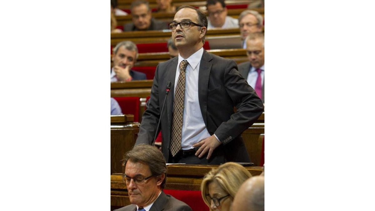 Jordi Turull, con Artur Mas en la fila de abajo.