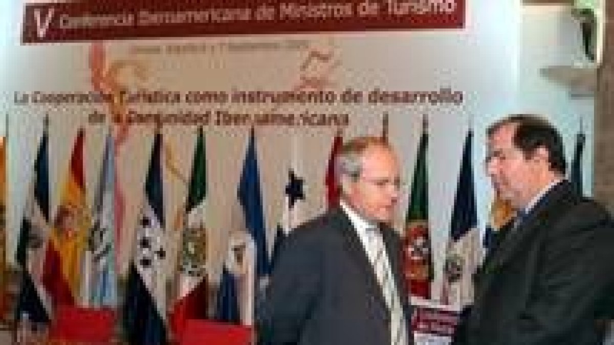 José Montilla junto a Juan Vicente Herrera en la inauguración de la conferencia iberoamericana