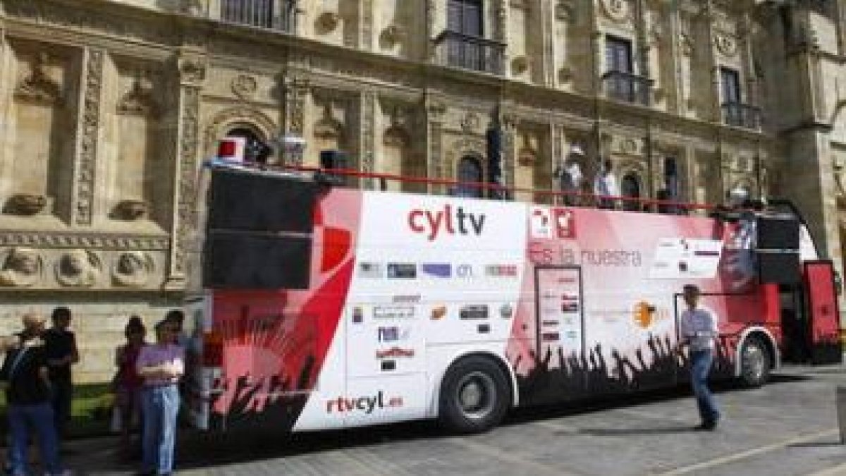 El Bus Fiesta junto a San Marcos.