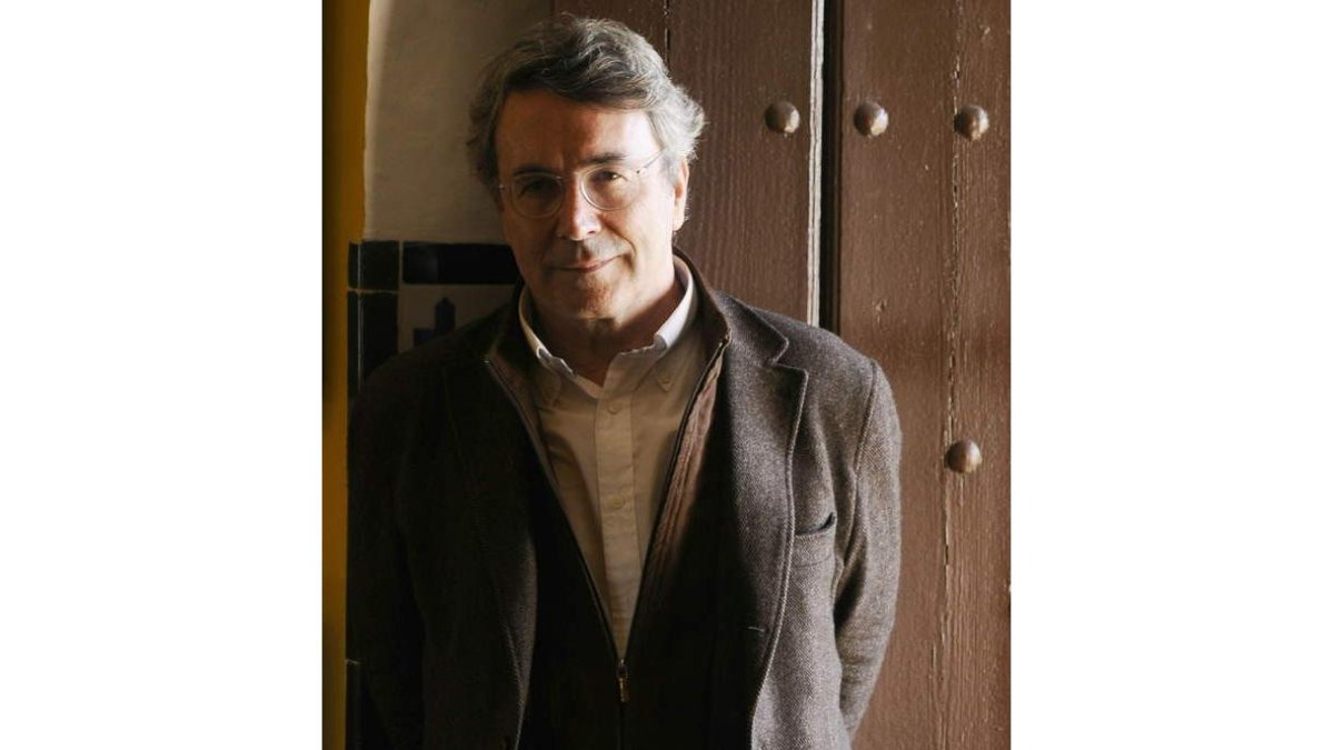 El novelista, poeta y ensayista  Andrés Trapiello (Manzaneda, 1953)