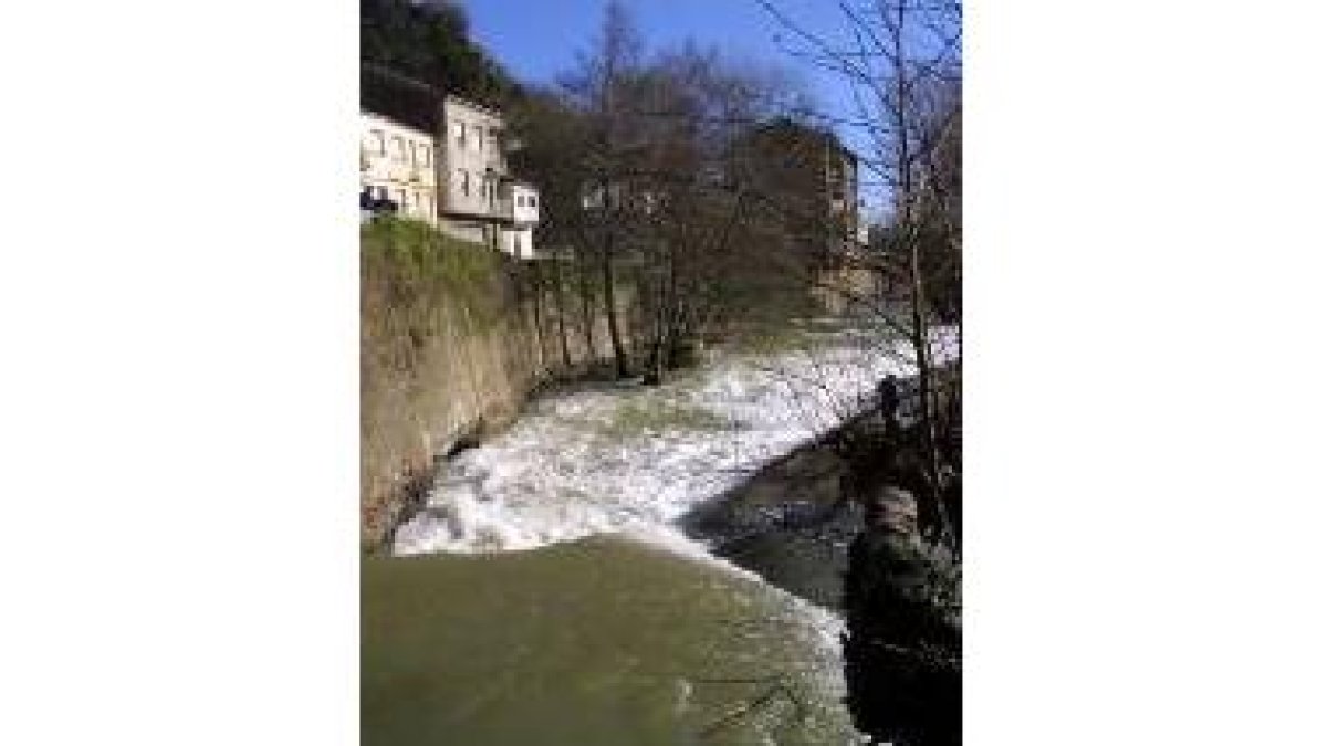 El río Burbia en la zona Bierzo Oeste
