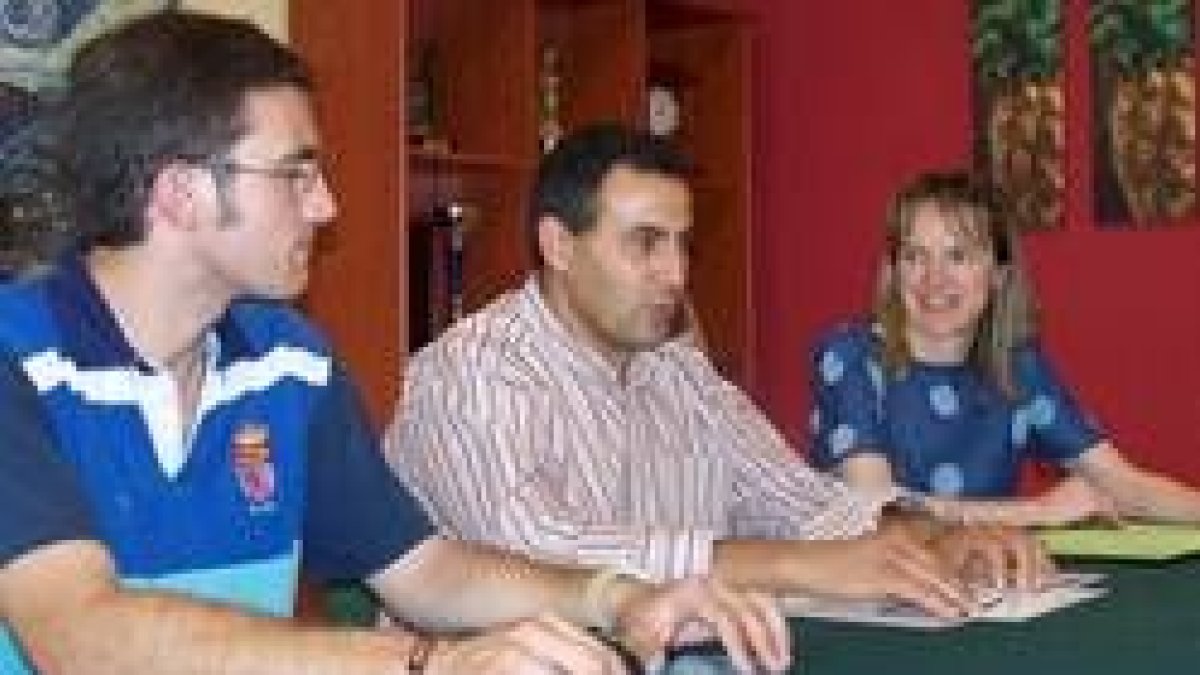 Un momento de la presentación de las actividades de verano del colegio Peñacorada