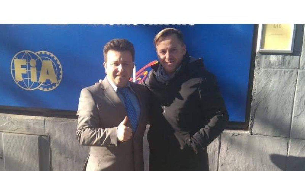 Pablo Peyuca, junto al presidente de la Real Federación Española de Automovilismo, Manuel Aviñó. DL