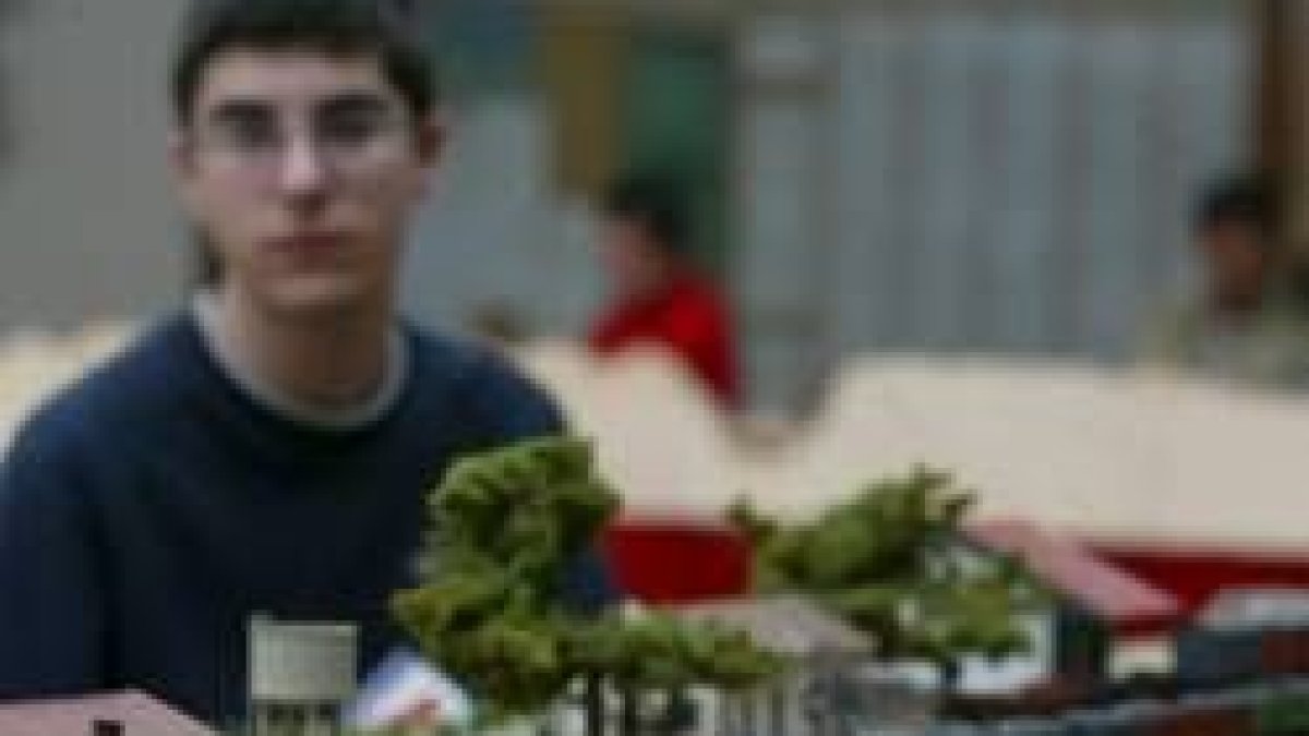 Las maquetas de trenes de todas las épocas se muestran en el hall de Filosofía y Letras