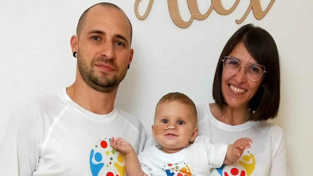 David y María con su hijo Álex. DL