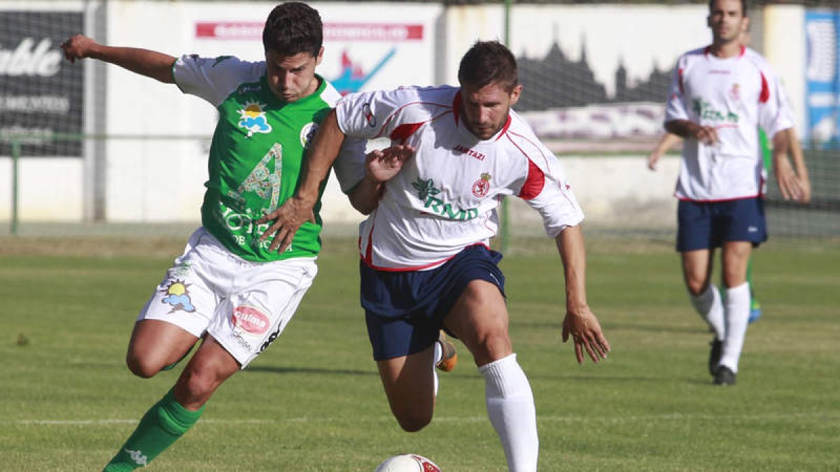 El partido entre el Atlético Astorga y la Cultural en La Eragudina se presume muy reñido.