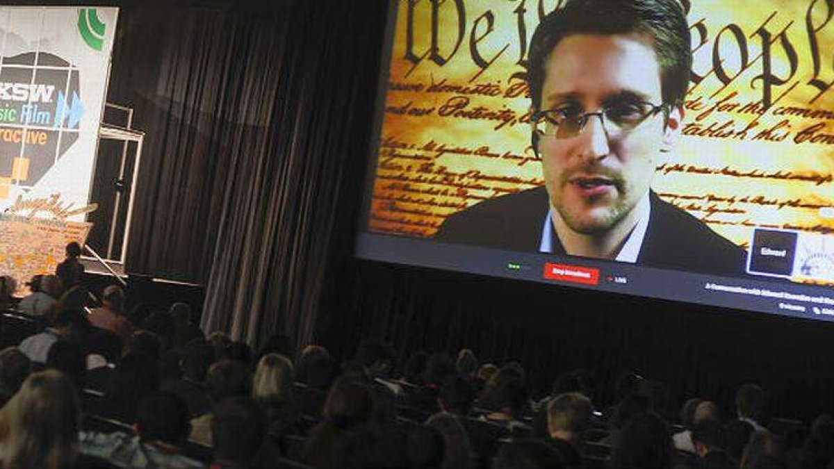 El exanalista de la CIA pide herramientas para proteger del espionaje masivo de EEUU.