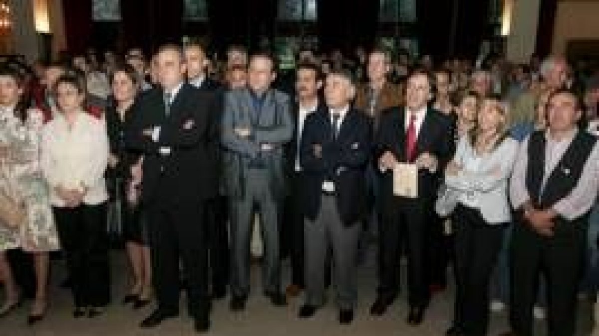Los cargos socialistas ocuparon las primeras filas en la presentación