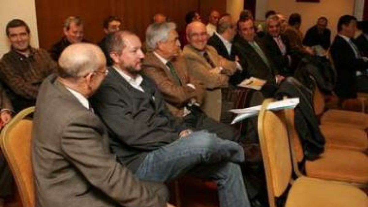 Junta general de los socios accionistas de Profutle, de quienes depende el futuro de la Cultural.