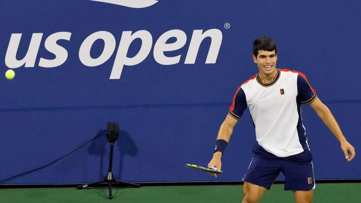 Alcaraz sigue adelante en el Abierto de Estados Unidos. FOLEY