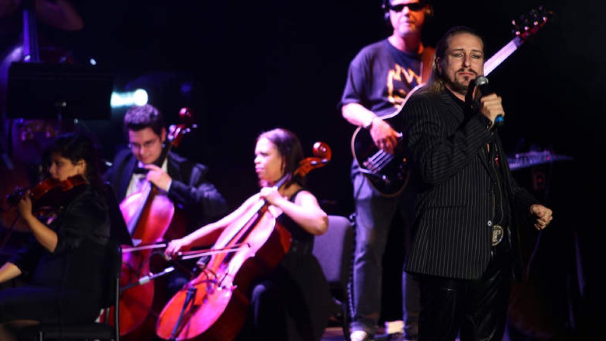 Un momento del espectáculo que ofreció, en sesión doble, la Queen Symphonic Rhapsody en el Auditorio.