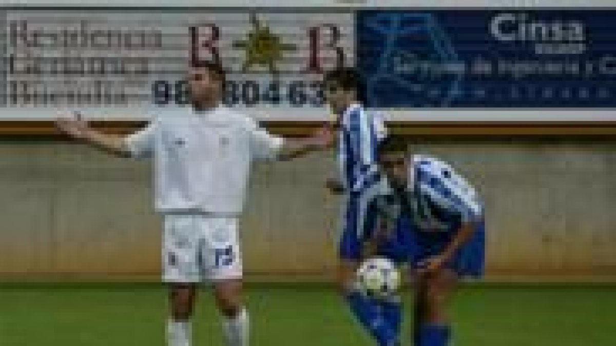 Raúl Ibáñez retornó ayer a los entrenamientos aunque con cautela