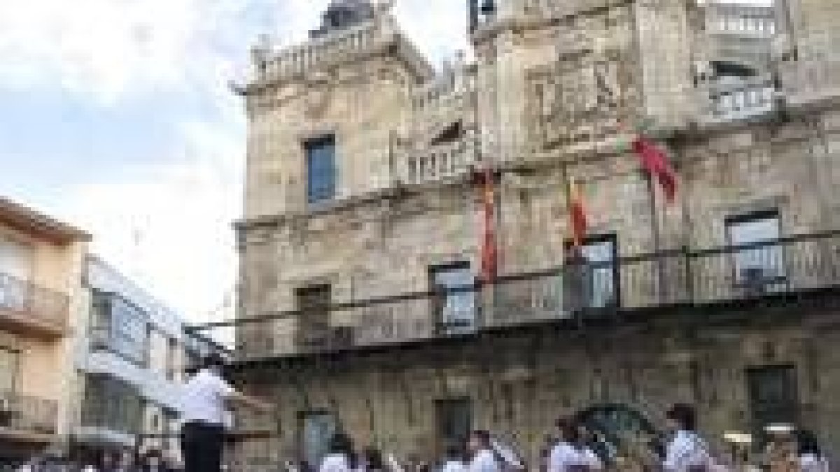 La banda municipal de Astorga abrió ayer la segunda sesión del festival en la plaza Mayor