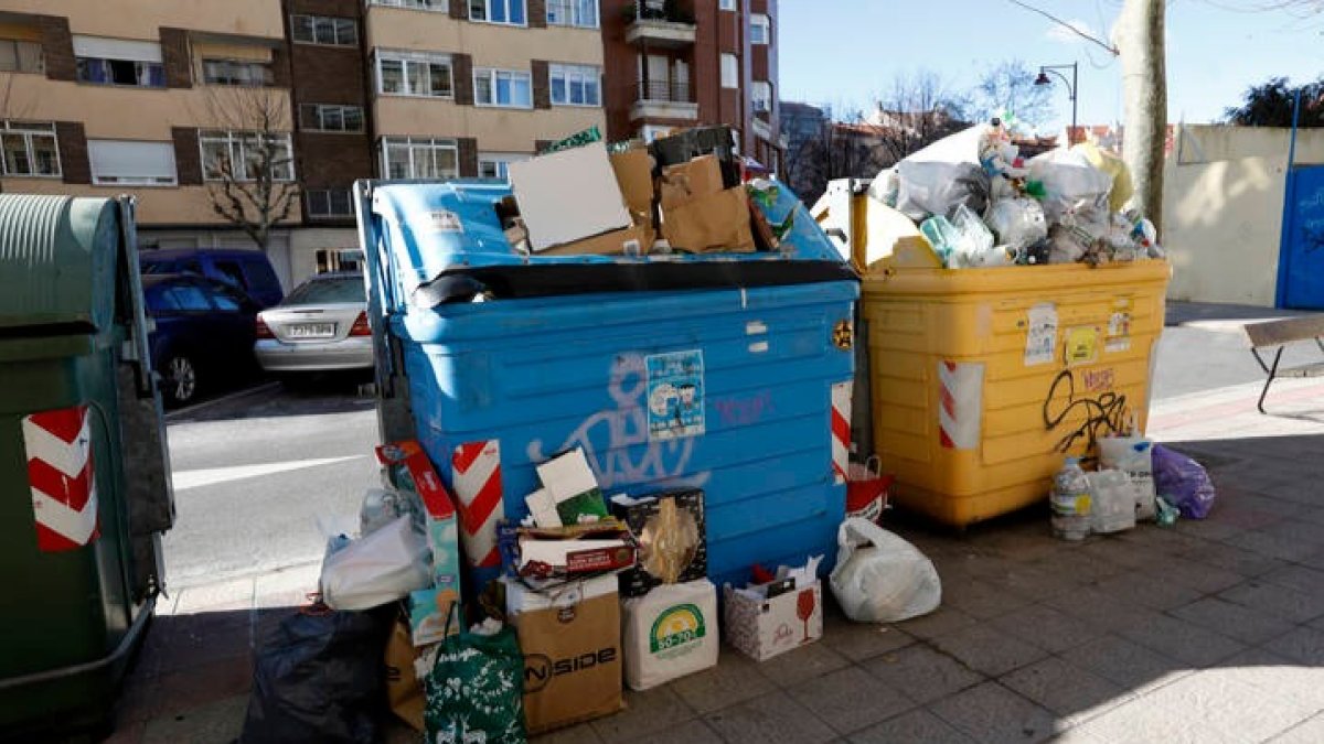 Las quejas por el servicio se acumulan mientras no se da entrada al personal necesario. MARCIANO PÉREZ