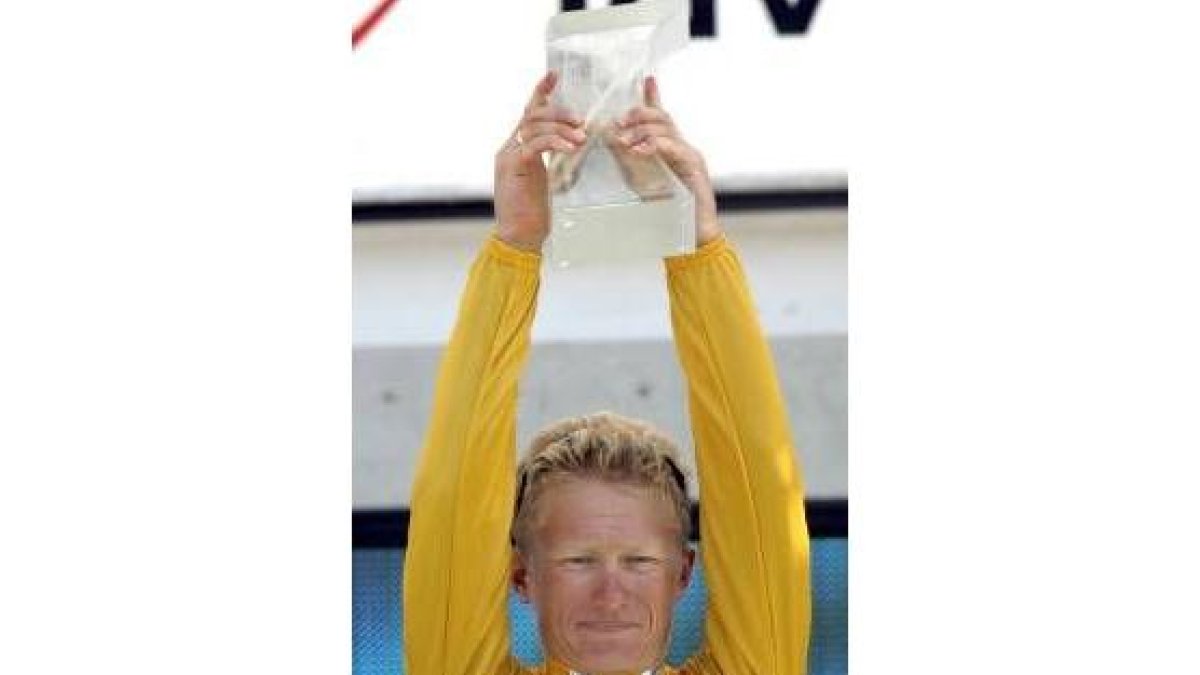 Vinokourov fue el vencedor de una cita emocionante y con alternativas