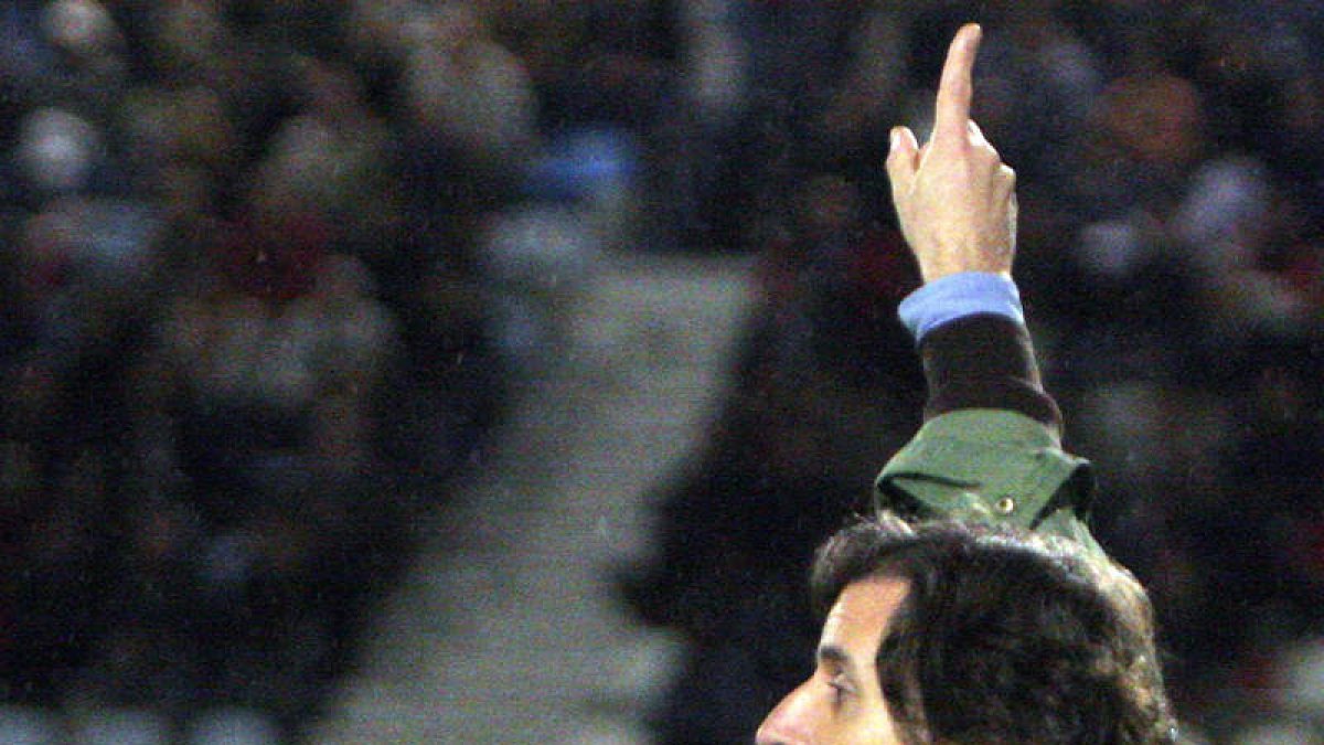 Roberto Aguirre ha sido el candidato número uno al banquillo del equipo maragato