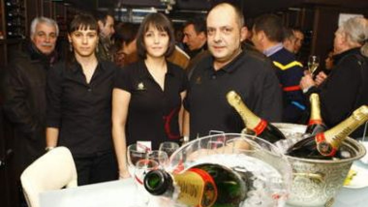 «La Cava», lugar de encuentro para los amigos del vino, lo es ahora para el champagne.