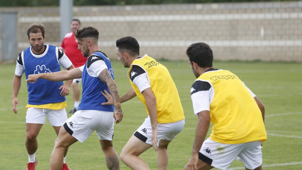 El equipo completó ayer la segunda sesión de trabajo. FERNANDO OTERO
