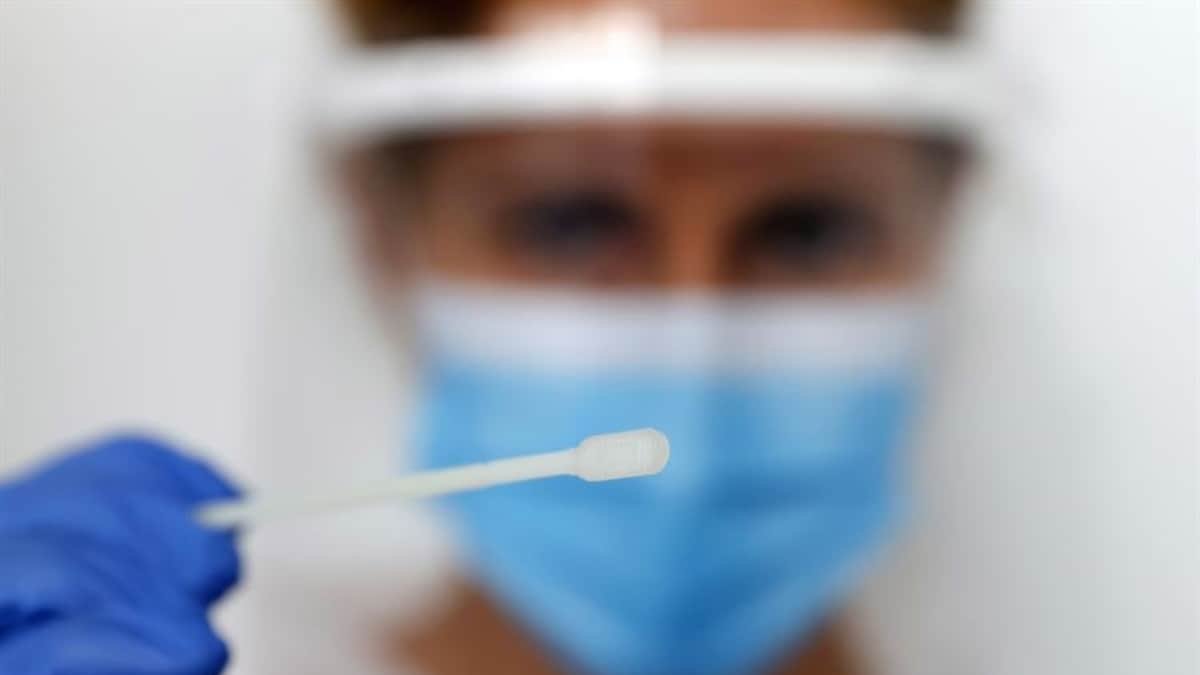 El test rápido de saliva para COVID en casa funciona de esta manera