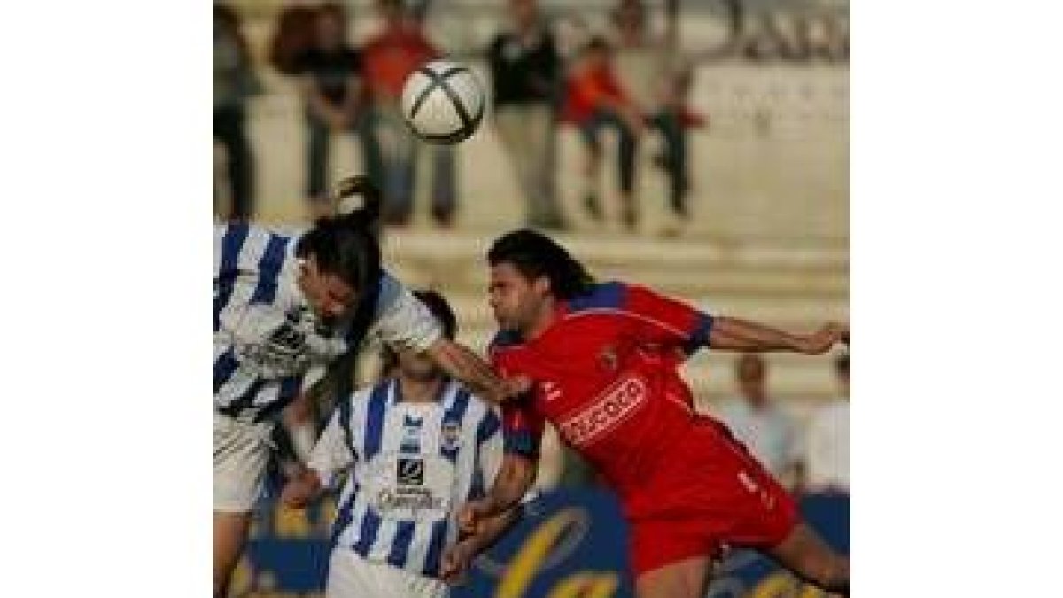 Povedano fue un coloso en Torrelavega. Aquí se enfrenta con Ortega